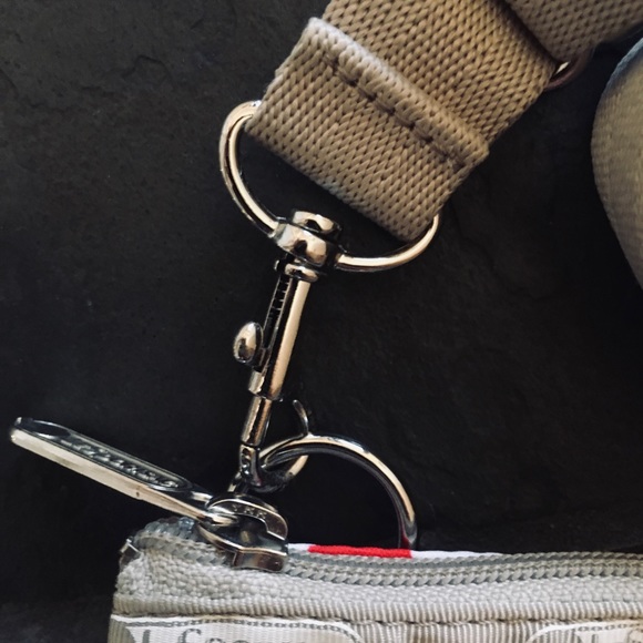 Simple multi-use floral bag! 🌸 - Picture 3 of 5